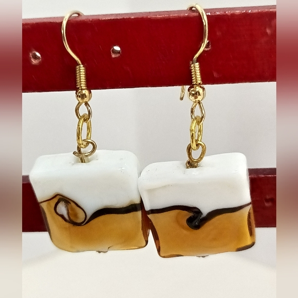 Lampwork Glass Bead Dangle Earrings Gold Tone Square Glass Bead Vintage - Picture 1 of 3